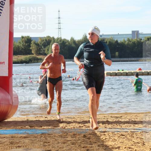 07.09.2025 - 19. Norderstedt Triathlon Luisa Fischer http://msf.ph/oto/8741946 07.09.2025 10:05:17 Schwimmen 1110, 1151 meine-sportfotos.de