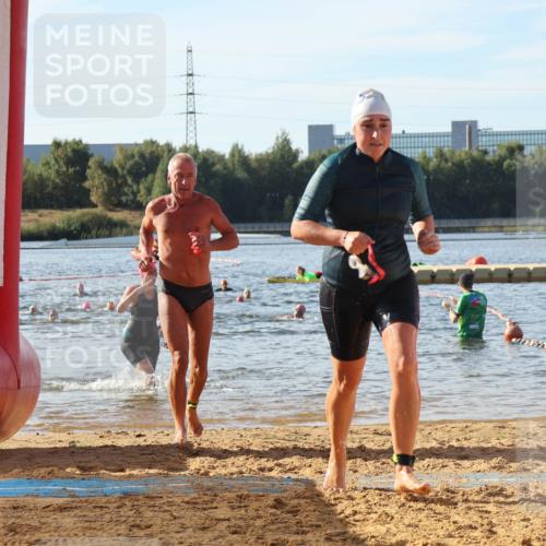 07.09.2025 - 19. Norderstedt Triathlon Luisa Fischer http://msf.ph/oto/8741952 07.09.2025 10:05:18 Schwimmen 1110, 1151 meine-sportfotos.de