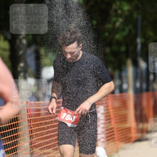 07.09.2025 - 19. Norderstedt Triathlon Michael Strokosch http://msf.ph/oto/8742001 07.09.2025 12:32:17 Laufen 164, 216, 234, 1349 meine-sportfotos.de