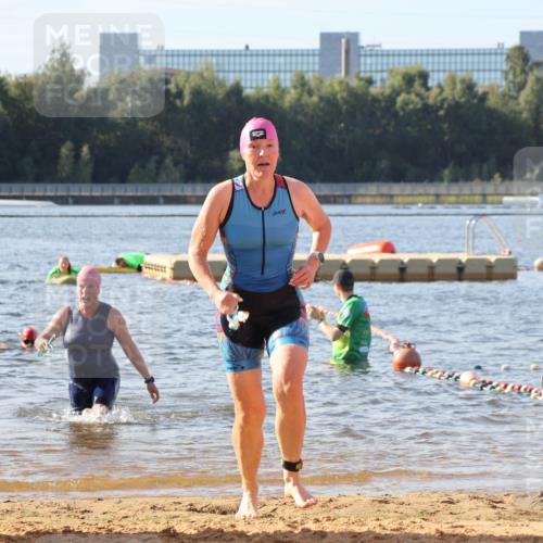 07.09.2025 - 19. Norderstedt Triathlon Luisa Fischer http://msf.ph/oto/8742187 07.09.2025 10:05:41 Schwimmen 1119, 1127 meine-sportfotos.de