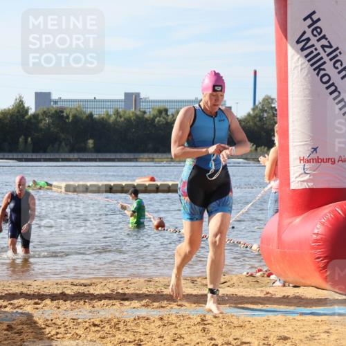 07.09.2025 - 19. Norderstedt Triathlon Luisa Fischer http://msf.ph/oto/8742210 07.09.2025 10:05:43 Schwimmen 1119, 1127 meine-sportfotos.de