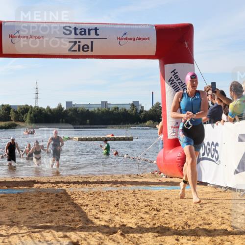 07.09.2025 - 19. Norderstedt Triathlon Luisa Fischer http://msf.ph/oto/8742234 07.09.2025 10:05:44 Schwimmen 1111, 1119, 1127 meine-sportfotos.de