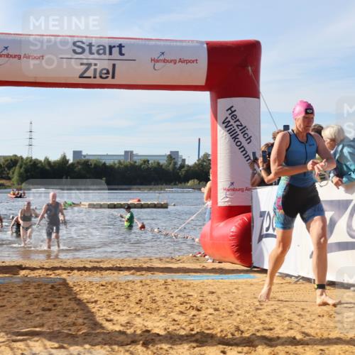 07.09.2025 - 19. Norderstedt Triathlon Luisa Fischer http://msf.ph/oto/8742237 07.09.2025 10:05:44 Schwimmen 1111, 1119, 1127 meine-sportfotos.de