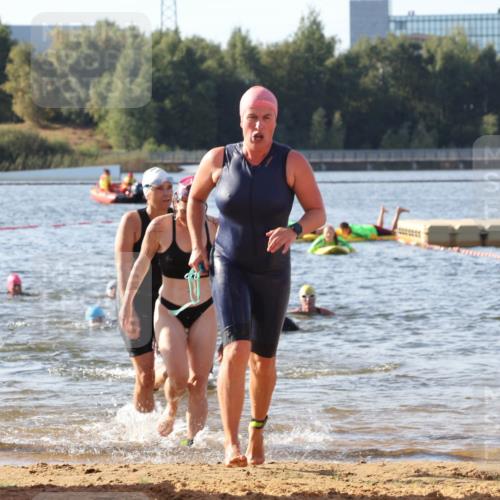 07.09.2025 - 19. Norderstedt Triathlon Luisa Fischer http://msf.ph/oto/8742257 07.09.2025 10:05:47 Schwimmen 1111, 1119, 1127, 1131, 1144 meine-sportfotos.de