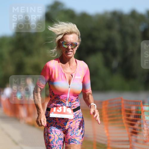 07.09.2025 - 19. Norderstedt Triathlon Michael Strokosch http://msf.ph/oto/8742520 07.09.2025 11:55:03 Laufen 1314 meine-sportfotos.de