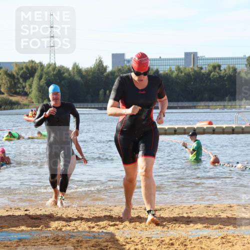 07.09.2025 - 19. Norderstedt Triathlon Luisa Fischer http://msf.ph/oto/8742539 07.09.2025 10:06:03 Schwimmen 1112, 1114, 1126, 1131, 1132, 1135, 1137, 1140, 1144, 1146 meine-sportfotos.de