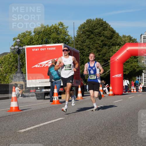 07.09.2025 - BARMER Alsterlauf Yannick Fuchs http://msf.ph/oto/8742551 07.09.2025 09:28:34 Laufen 5390, 8012 meine-sportfotos.de