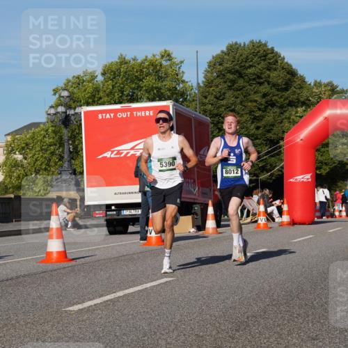 07.09.2025 - BARMER Alsterlauf Yannick Fuchs http://msf.ph/oto/8742567 07.09.2025 09:28:34 Laufen 5390, 8012 meine-sportfotos.de