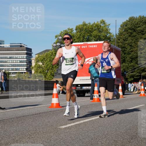07.09.2025 - BARMER Alsterlauf Yannick Fuchs http://msf.ph/oto/8742603 07.09.2025 09:28:35 Laufen 5390, 1, 80 meine-sportfotos.de