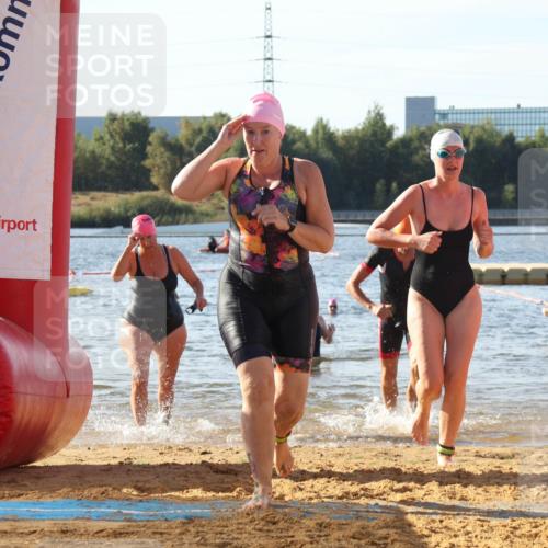 07.09.2025 - 19. Norderstedt Triathlon Luisa Fischer http://msf.ph/oto/8742736 07.09.2025 10:06:16 Schwimmen 1115, 1125, 1137, 1140, 1143, 1148, 1150 meine-sportfotos.de