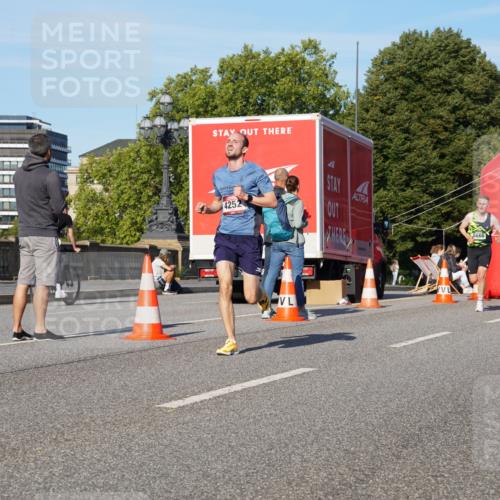 07.09.2025 - BARMER Alsterlauf Yannick Fuchs http://msf.ph/oto/8742909 07.09.2025 09:28:52 Laufen 4252, 5666, 3841 meine-sportfotos.de