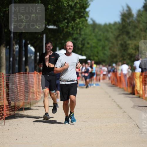 07.09.2025 - 19. Norderstedt Triathlon Michael Strokosch http://msf.ph/oto/8742911 07.09.2025 12:33:13 Laufen 801, 1223, 1241 meine-sportfotos.de