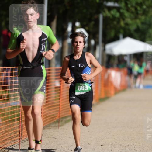 07.09.2025 - 19. Norderstedt Triathlon Michael Strokosch http://msf.ph/oto/8742928 07.09.2025 10:57:24 Laufen 655, 669 meine-sportfotos.de