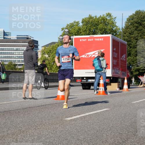07.09.2025 - BARMER Alsterlauf Yannick Fuchs http://msf.ph/oto/8742946 07.09.2025 09:28:53 Laufen 4252, 5666, 3841, 520 meine-sportfotos.de