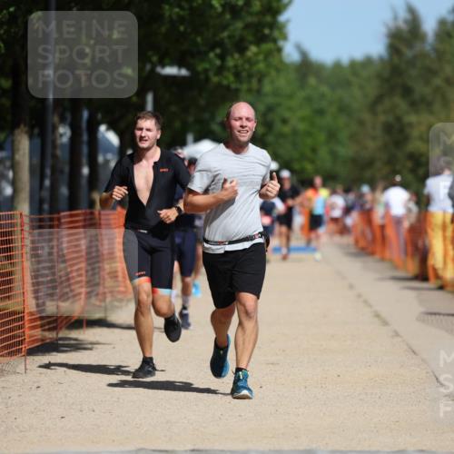 07.09.2025 - 19. Norderstedt Triathlon Michael Strokosch http://msf.ph/oto/8742948 07.09.2025 12:33:14 Laufen 801, 1223, 1241 meine-sportfotos.de