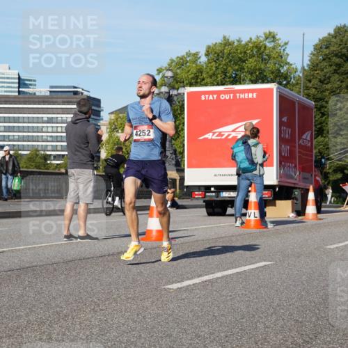 07.09.2025 - BARMER Alsterlauf Yannick Fuchs http://msf.ph/oto/8742957 07.09.2025 09:28:53 Laufen 4252, 666, 3841 meine-sportfotos.de