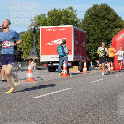 07.09.2025 - BARMER Alsterlauf Yannick Fuchs http://msf.ph/oto/8742980 07.09.2025 09:28:53 Laufen 4252, 3841, 5666, 1 meine-sportfotos.de