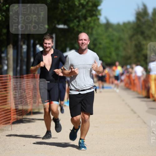 07.09.2025 - 19. Norderstedt Triathlon Michael Strokosch http://msf.ph/oto/8742986 07.09.2025 12:33:15 Laufen 801, 1223, 1241, 1265 meine-sportfotos.de