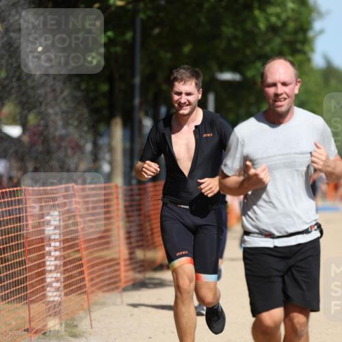 07.09.2025 - 19. Norderstedt Triathlon Michael Strokosch http://msf.ph/oto/8743010 07.09.2025 12:33:16 Laufen 801, 1223, 1241, 1265 meine-sportfotos.de