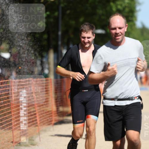 07.09.2025 - 19. Norderstedt Triathlon Michael Strokosch http://msf.ph/oto/8743036 07.09.2025 12:33:17 Laufen 782, 801, 1223, 1241, 1265 meine-sportfotos.de