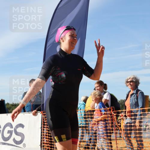 07.09.2025 - 19. Norderstedt Triathlon Luisa Fischer http://msf.ph/oto/8743037 07.09.2025 10:06:56 Schwimmen 1123 meine-sportfotos.de
