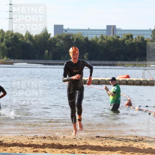 07.09.2025 - 19. Norderstedt Triathlon Luisa Fischer http://msf.ph/oto/8743077 07.09.2025 10:20:47 Schwimmen 646, 654 meine-sportfotos.de