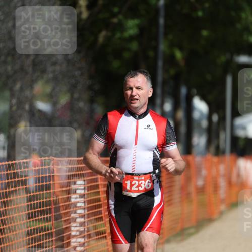 07.09.2025 - 19. Norderstedt Triathlon Michael Strokosch http://msf.ph/oto/8743089 07.09.2025 11:55:56 Laufen 1236 meine-sportfotos.de