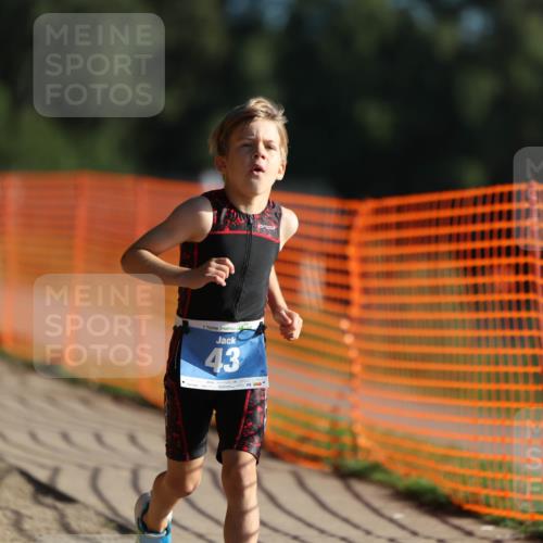 07.09.2025 - 19. Norderstedt Triathlon Michael Strokosch http://msf.ph/oto/8743110 07.09.2025 09:16:56 Laufen 43 meine-sportfotos.de