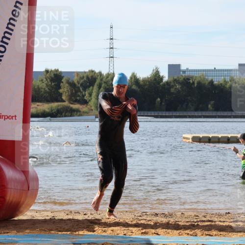 07.09.2025 - 19. Norderstedt Triathlon Luisa Fischer http://msf.ph/oto/8743132 07.09.2025 10:20:51 Schwimmen 646, 654 meine-sportfotos.de