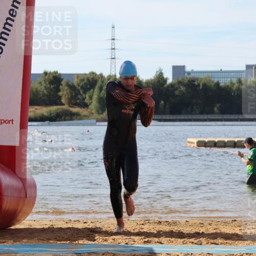 07.09.2025 - 19. Norderstedt Triathlon Luisa Fischer http://msf.ph/oto/8743139 07.09.2025 10:20:51 Schwimmen 646, 654 meine-sportfotos.de