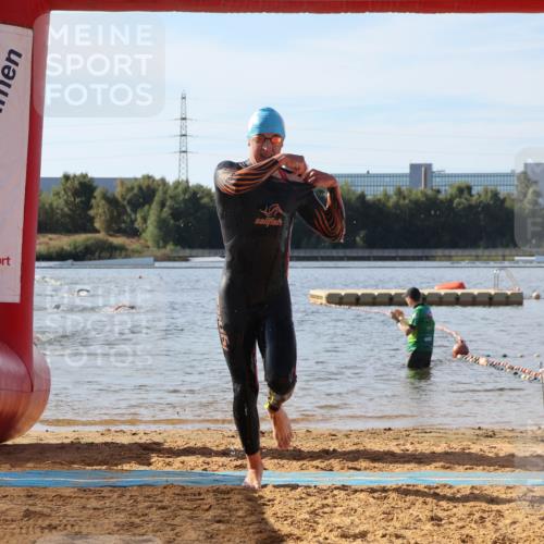 07.09.2025 - 19. Norderstedt Triathlon Luisa Fischer http://msf.ph/oto/8743155 07.09.2025 10:20:52 Schwimmen 646, 654 meine-sportfotos.de