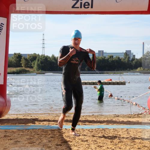 07.09.2025 - 19. Norderstedt Triathlon Luisa Fischer http://msf.ph/oto/8743162 07.09.2025 10:20:52 Schwimmen 646, 654 meine-sportfotos.de