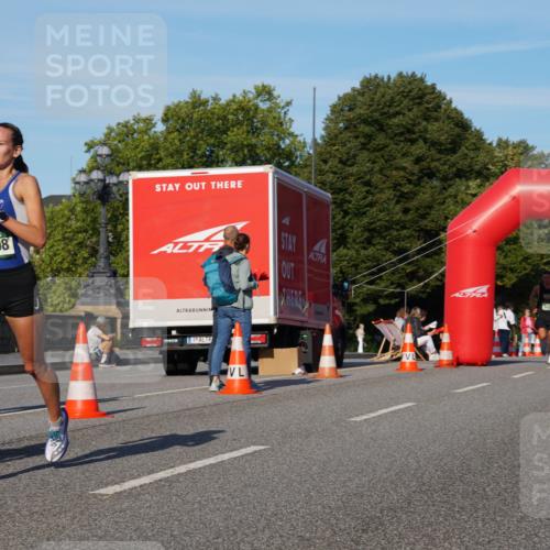 07.09.2025 - BARMER Alsterlauf Yannick Fuchs http://msf.ph/oto/8743203 07.09.2025 09:28:58 Laufen 8008 meine-sportfotos.de