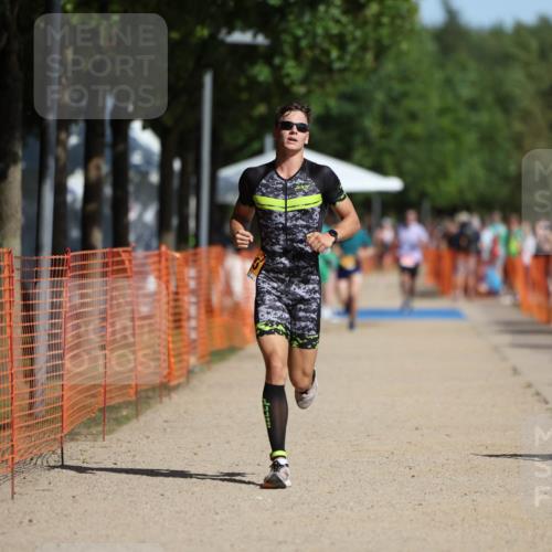 07.09.2025 - 19. Norderstedt Triathlon Michael Strokosch http://msf.ph/oto/8743223 07.09.2025 11:56:26 Laufen 1155, 1175 meine-sportfotos.de