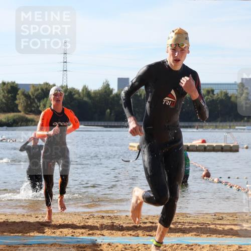 07.09.2025 - 19. Norderstedt Triathlon Luisa Fischer http://msf.ph/oto/8743224 07.09.2025 10:21:04 Schwimmen 654, 657, 675, 677 meine-sportfotos.de