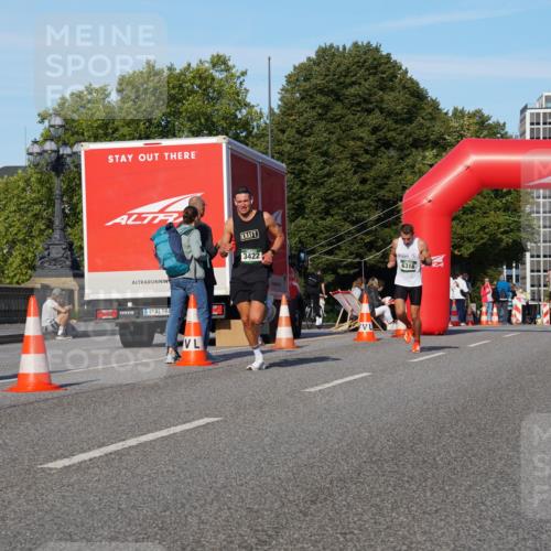 07.09.2025 - BARMER Alsterlauf Yannick Fuchs http://msf.ph/oto/8743227 07.09.2025 09:29:02 Laufen 3422, 6316 meine-sportfotos.de