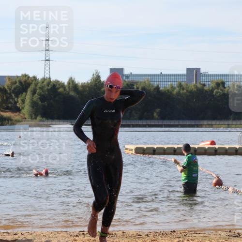 07.09.2025 - 19. Norderstedt Triathlon Luisa Fischer http://msf.ph/oto/8743279 07.09.2025 10:21:08 Schwimmen 657, 675, 677 meine-sportfotos.de