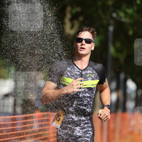 07.09.2025 - 19. Norderstedt Triathlon Michael Strokosch http://msf.ph/oto/8743296 07.09.2025 11:56:29 Laufen 1155, 1175 meine-sportfotos.de