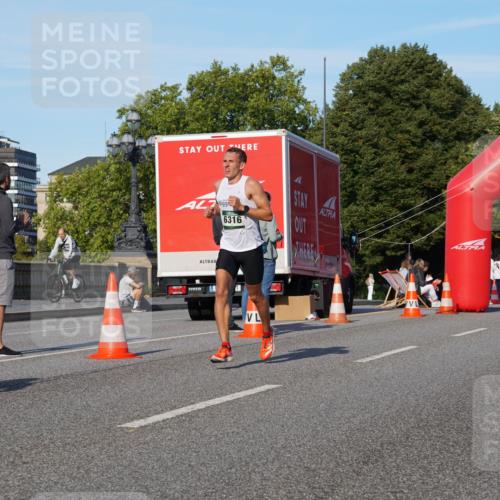 07.09.2025 - BARMER Alsterlauf Yannick Fuchs http://msf.ph/oto/8743302 07.09.2025 09:29:04 Laufen 6316 meine-sportfotos.de