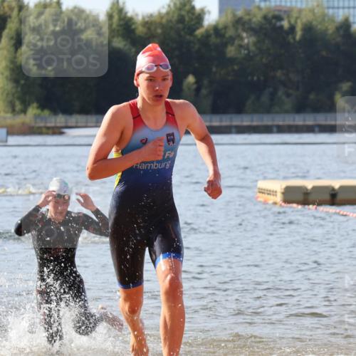 07.09.2025 - 19. Norderstedt Triathlon Luisa Fischer http://msf.ph/oto/8743339 07.09.2025 10:21:22 Schwimmen 649, 687 meine-sportfotos.de