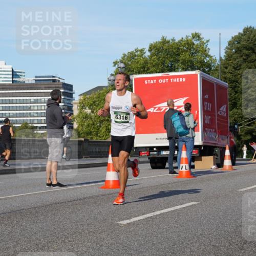07.09.2025 - BARMER Alsterlauf Yannick Fuchs http://msf.ph/oto/8743341 07.09.2025 09:29:04 Laufen 6316 meine-sportfotos.de