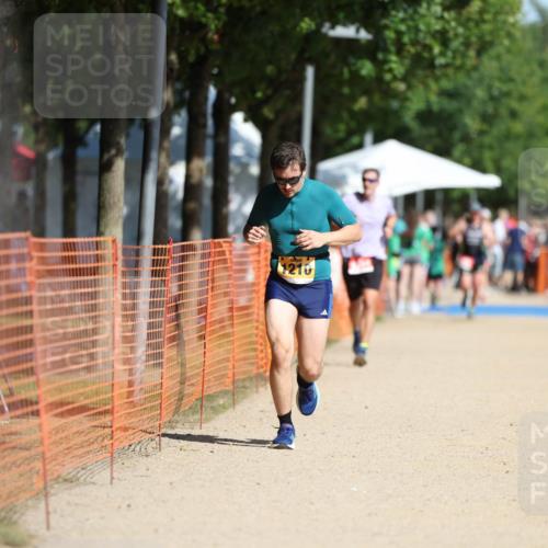 07.09.2025 - 19. Norderstedt Triathlon Michael Strokosch http://msf.ph/oto/8743365 07.09.2025 11:56:38 Laufen 1210 meine-sportfotos.de