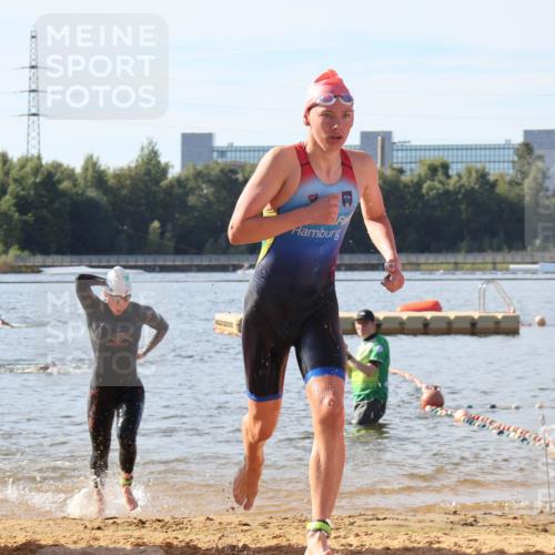 07.09.2025 - 19. Norderstedt Triathlon Luisa Fischer http://msf.ph/oto/8743368 07.09.2025 10:21:23 Schwimmen 649, 687 meine-sportfotos.de