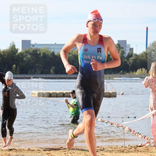07.09.2025 - 19. Norderstedt Triathlon Luisa Fischer http://msf.ph/oto/8743372 07.09.2025 10:21:24 Schwimmen 649, 687 meine-sportfotos.de