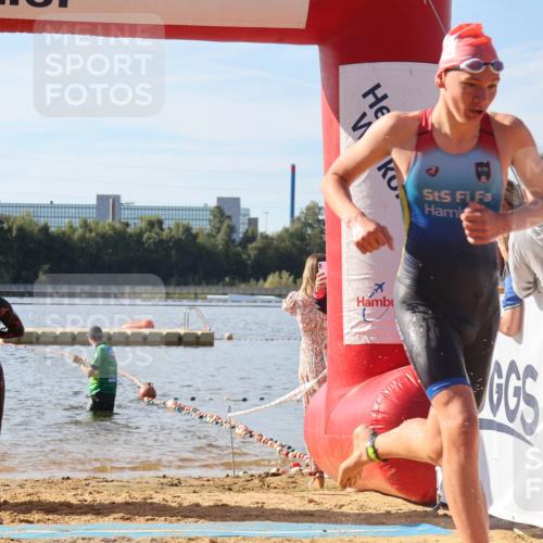 07.09.2025 - 19. Norderstedt Triathlon Luisa Fischer http://msf.ph/oto/8743385 07.09.2025 10:21:24 Schwimmen 649, 687 meine-sportfotos.de