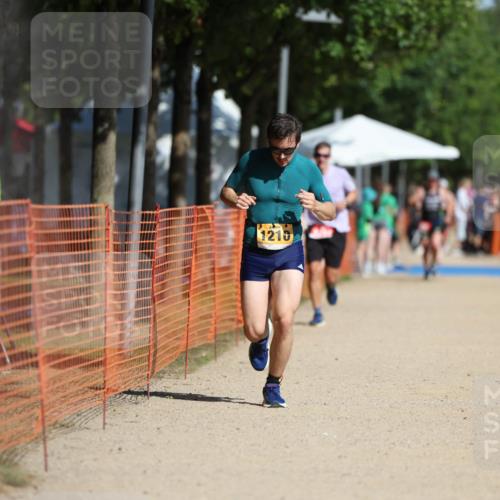 07.09.2025 - 19. Norderstedt Triathlon Michael Strokosch http://msf.ph/oto/8743387 07.09.2025 11:56:38 Laufen 1210 meine-sportfotos.de