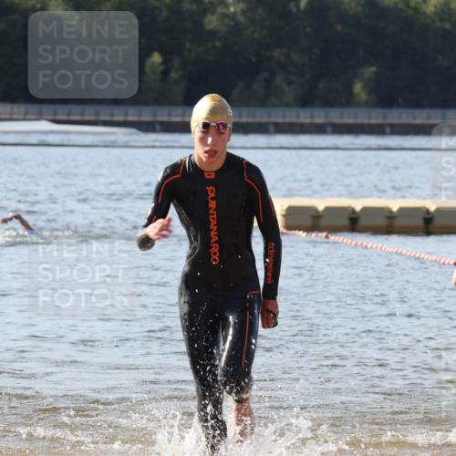 07.09.2025 - 19. Norderstedt Triathlon Luisa Fischer http://msf.ph/oto/8743455 07.09.2025 10:21:41 Schwimmen 645 meine-sportfotos.de