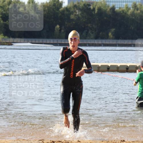 07.09.2025 - 19. Norderstedt Triathlon Luisa Fischer http://msf.ph/oto/8743458 07.09.2025 10:21:41 Schwimmen 645 meine-sportfotos.de