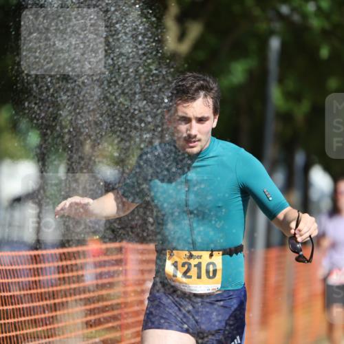 07.09.2025 - 19. Norderstedt Triathlon Michael Strokosch http://msf.ph/oto/8743503 07.09.2025 11:56:42 Laufen 1210, 1274 meine-sportfotos.de