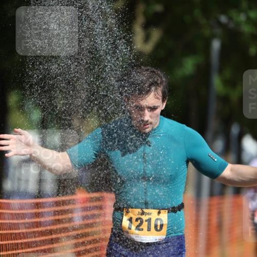 07.09.2025 - 19. Norderstedt Triathlon Michael Strokosch http://msf.ph/oto/8743509 07.09.2025 11:56:42 Laufen 1210, 1274 meine-sportfotos.de